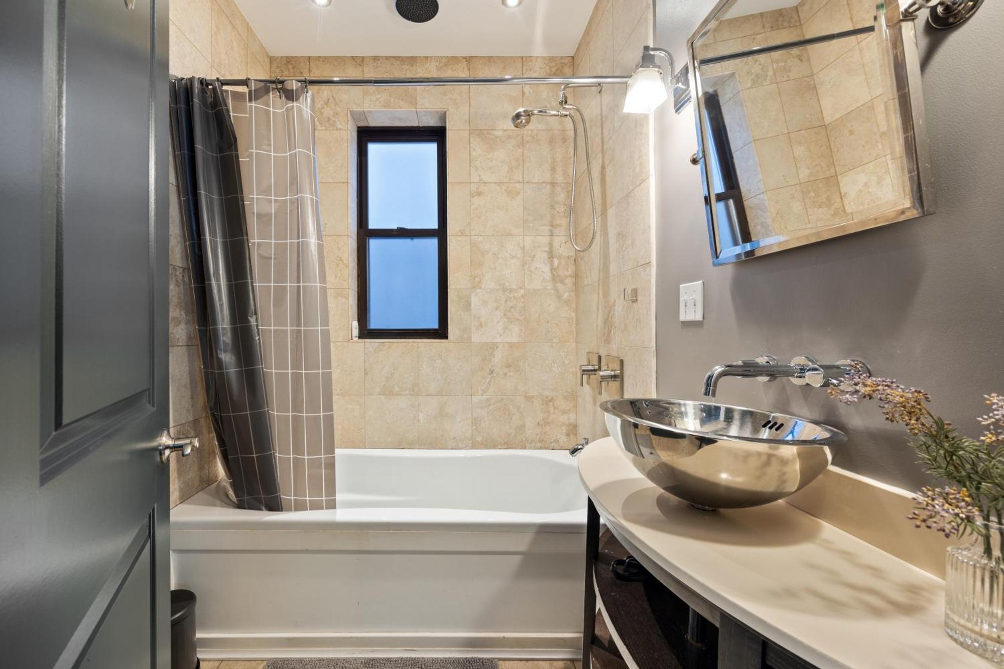 Wrigleyville Suites Чикаго Екстериор снимка