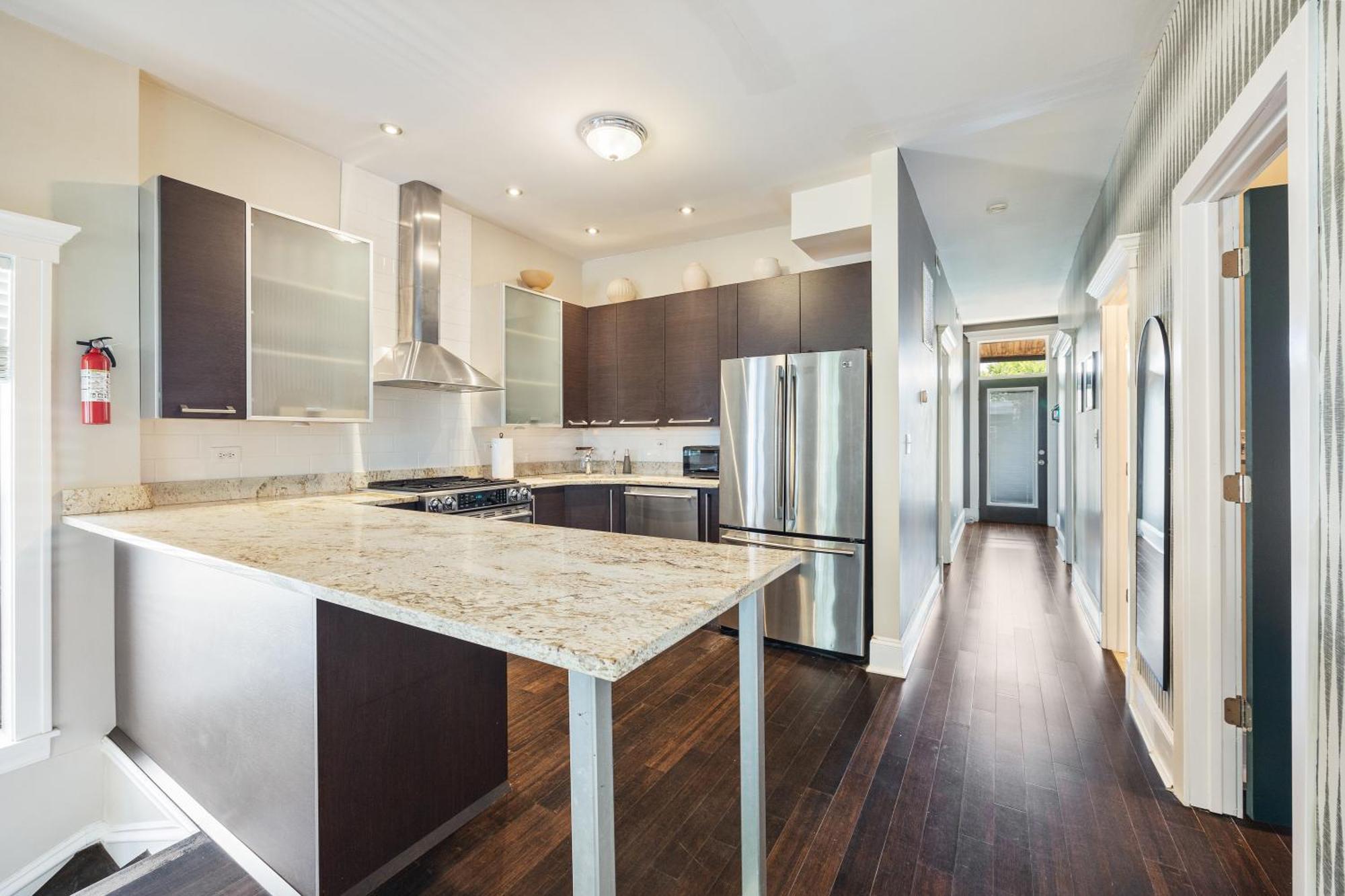 Wrigleyville Suites Чикаго Екстериор снимка