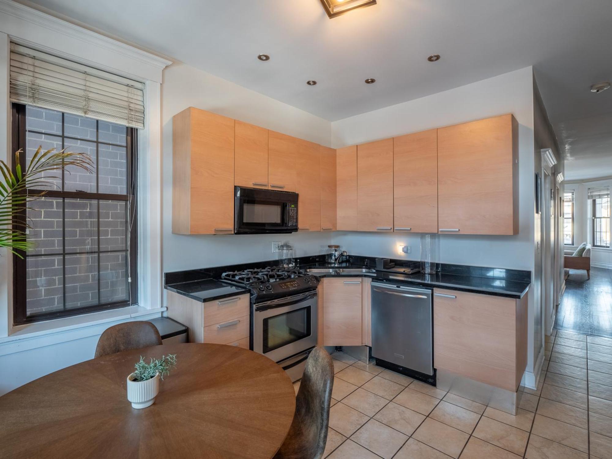 Wrigleyville Suites Чикаго Екстериор снимка